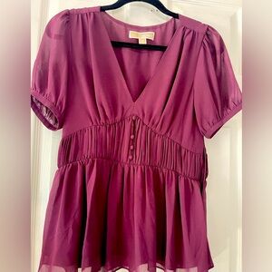 Like new Michael Kors
Women V-neck Blouse, Small size